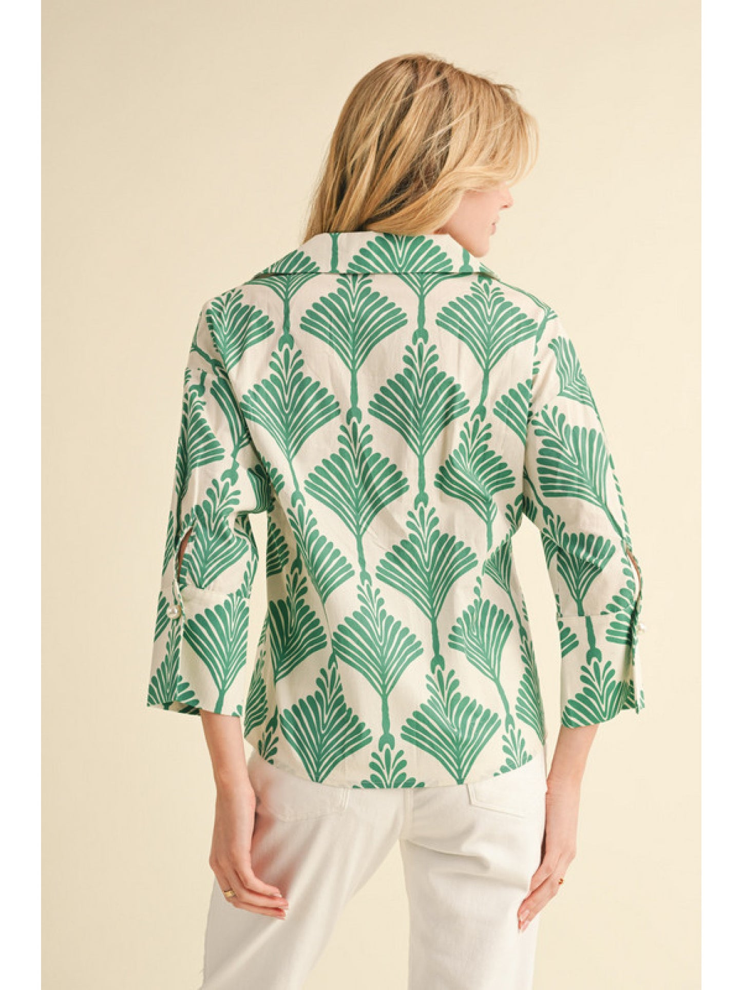 Wide Collar Neck Print Top