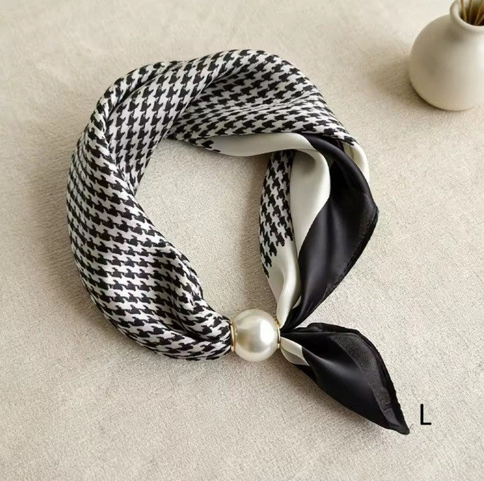Pearl Magnetic Scarf