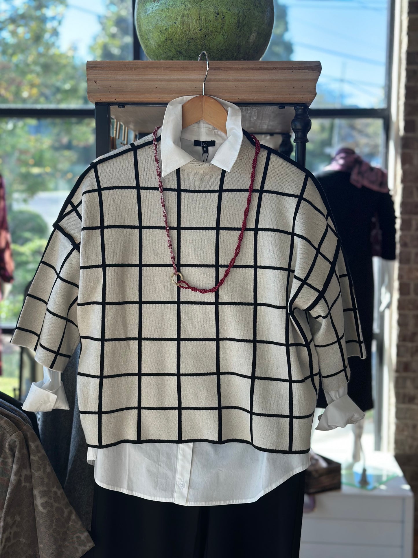 Leo and Geo sweater ONE SIZE