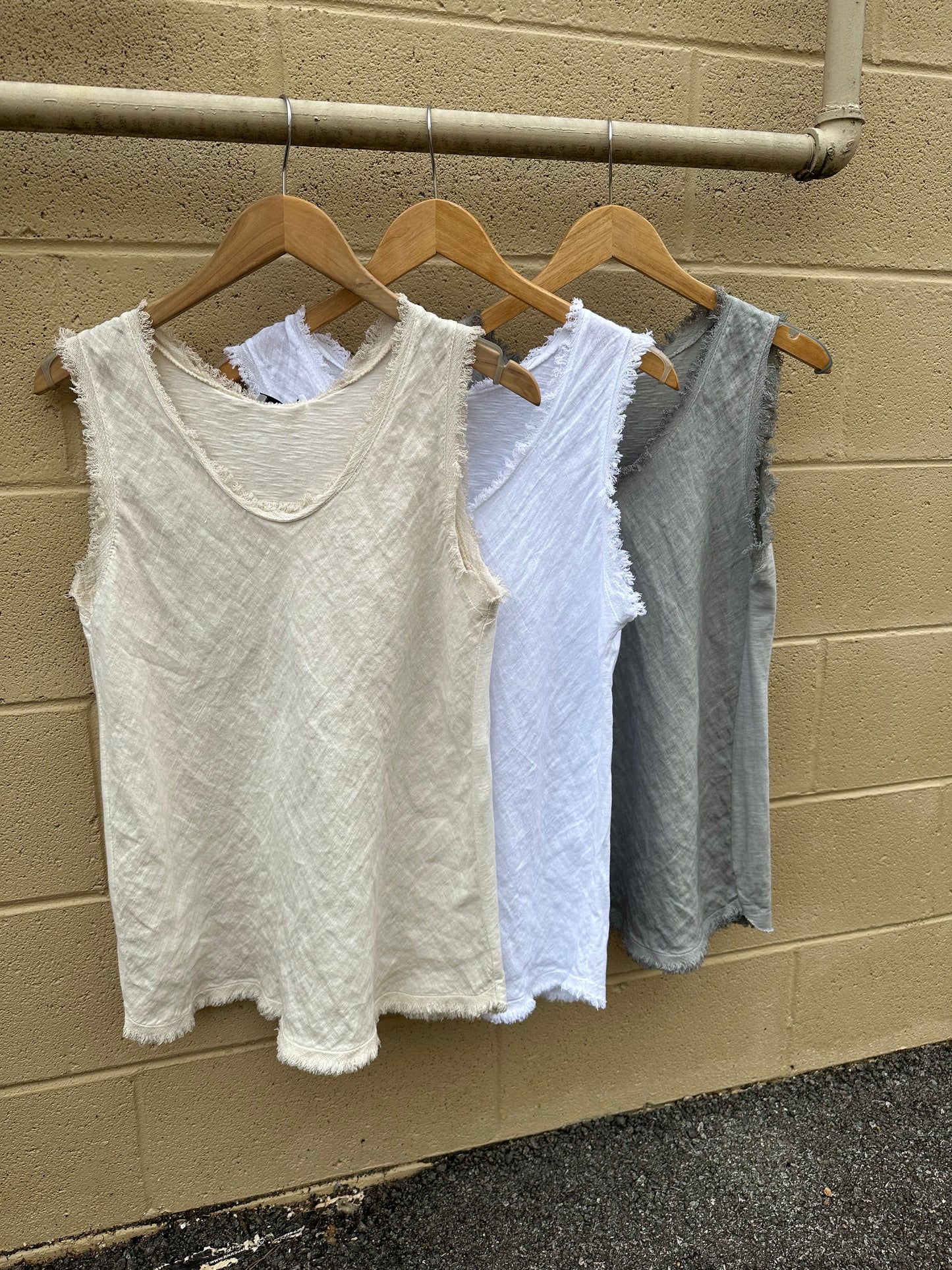 Raw Edge Scoop Tank