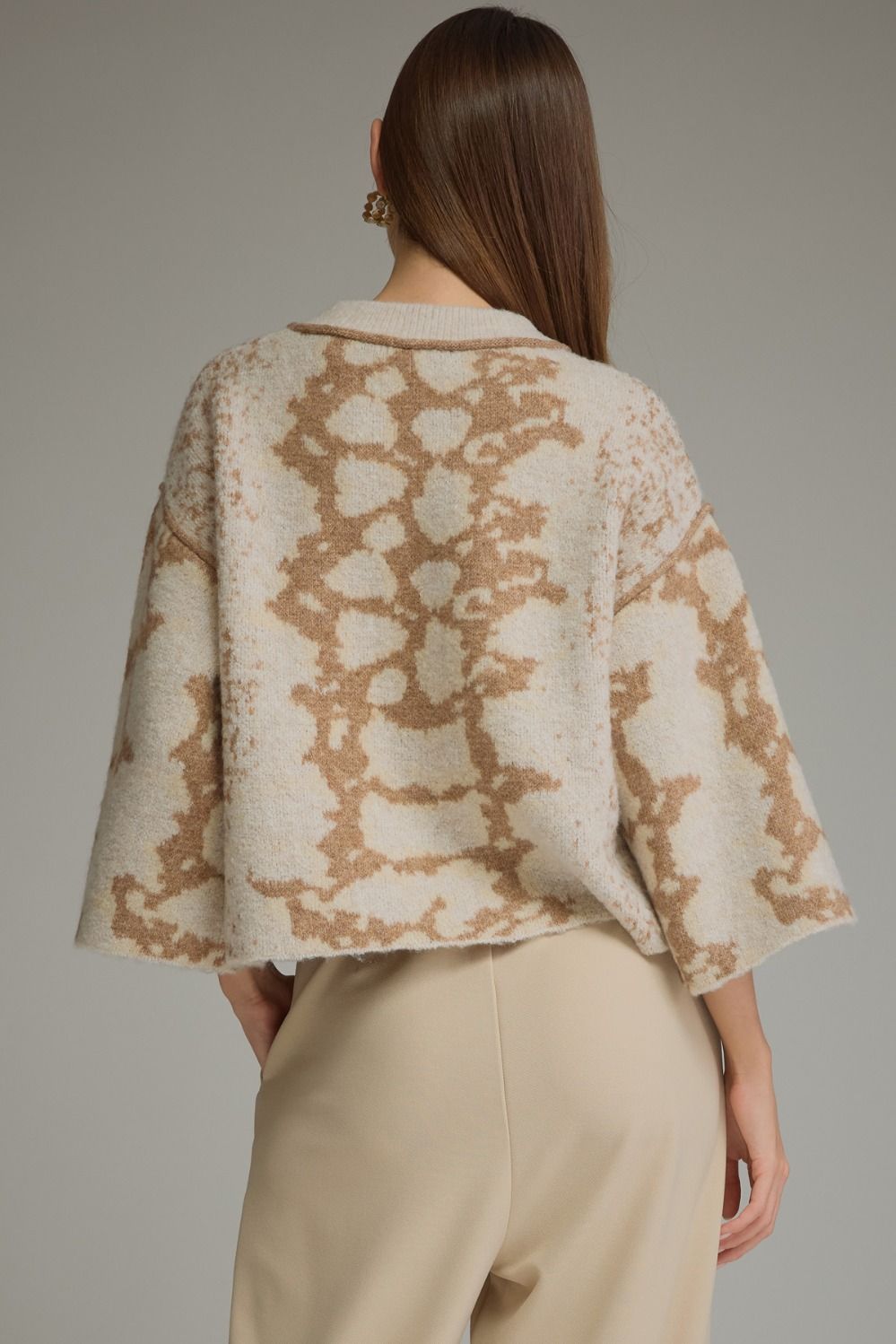 Beige digi print sweater