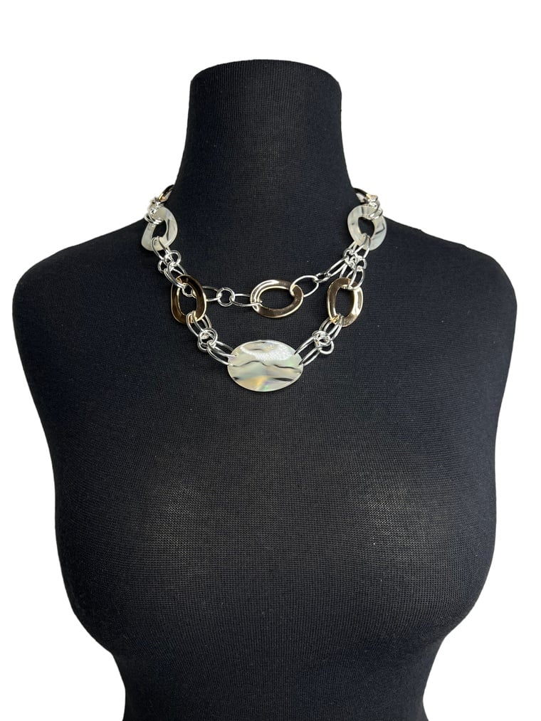 Short 2 Layer Circle Link Neck