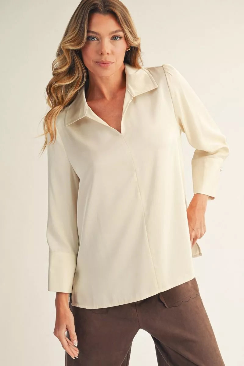3/4 Pearl Button V-neck Top