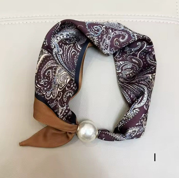 Pearl Magnetic Scarf