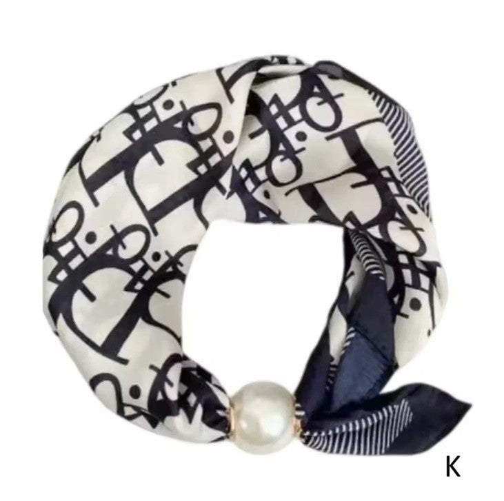 Pearl Magnetic Scarf