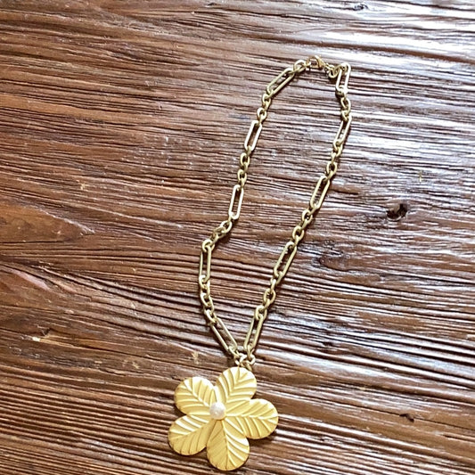 Gold flower chain necklace