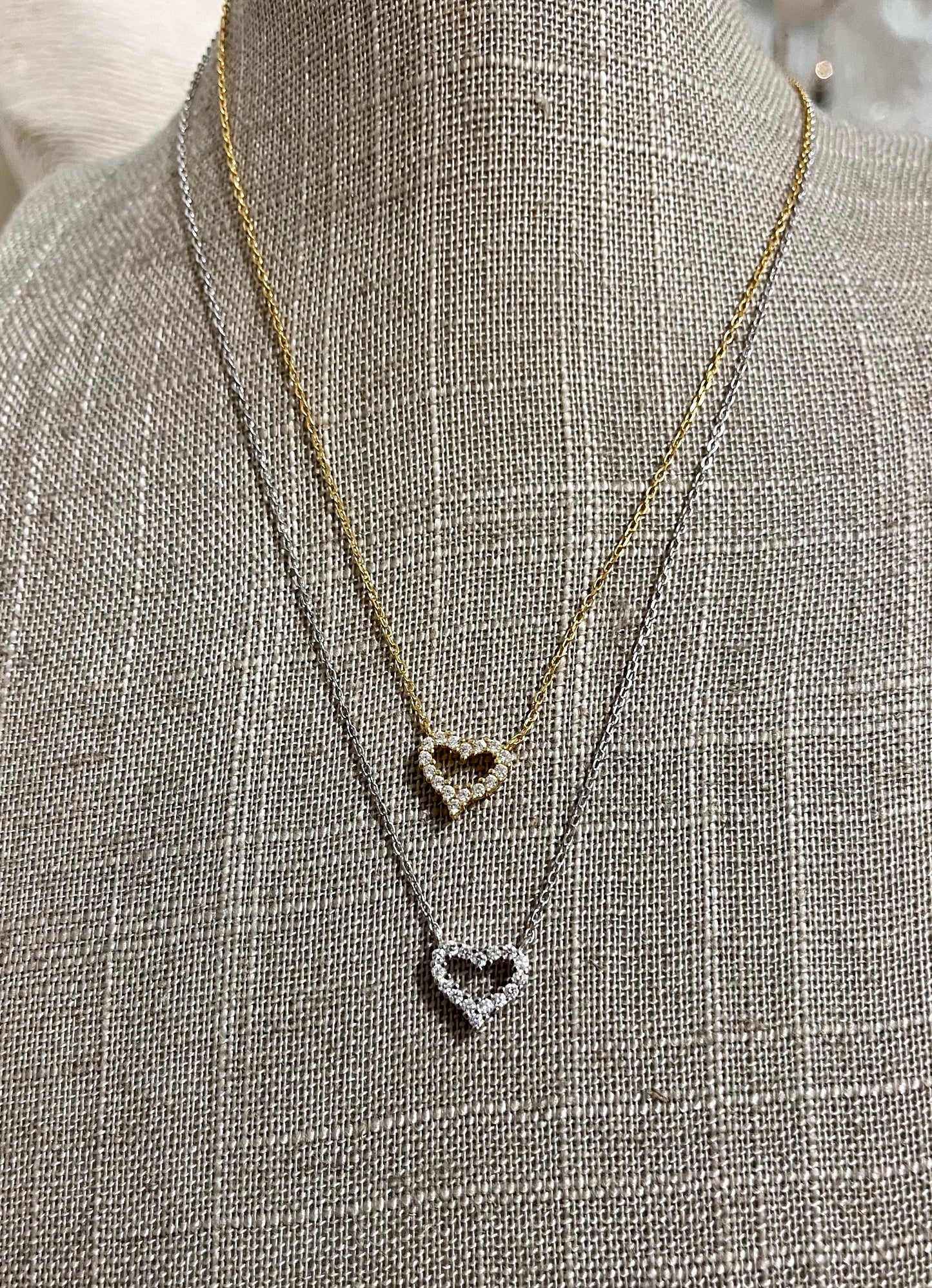 Heart solitaire necklace