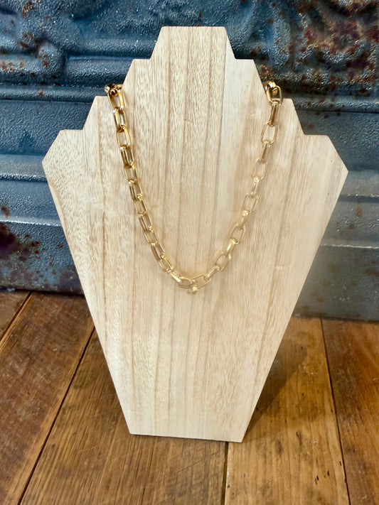 Gilded chain necklace