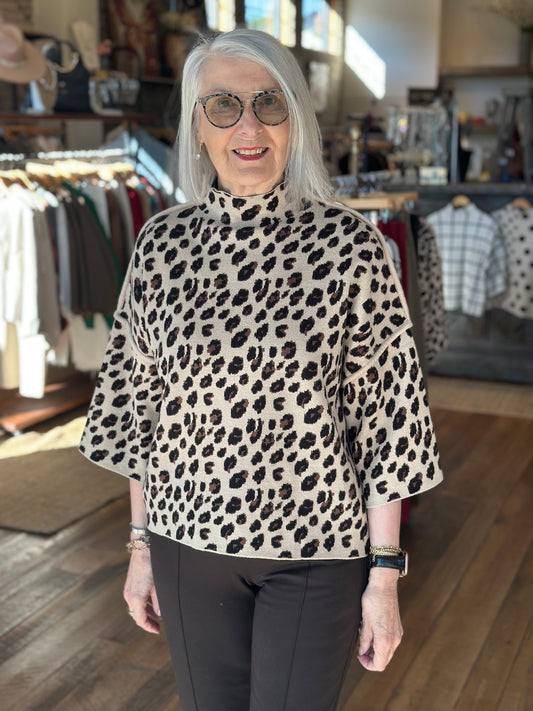 Leo and Geo sweater ONE SIZE