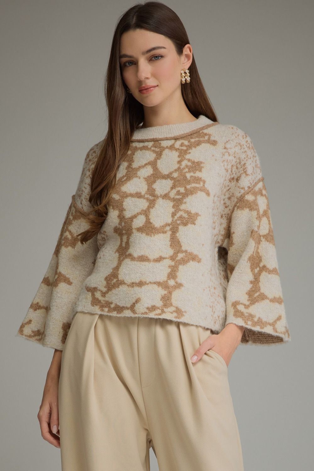 Beige digi print sweater