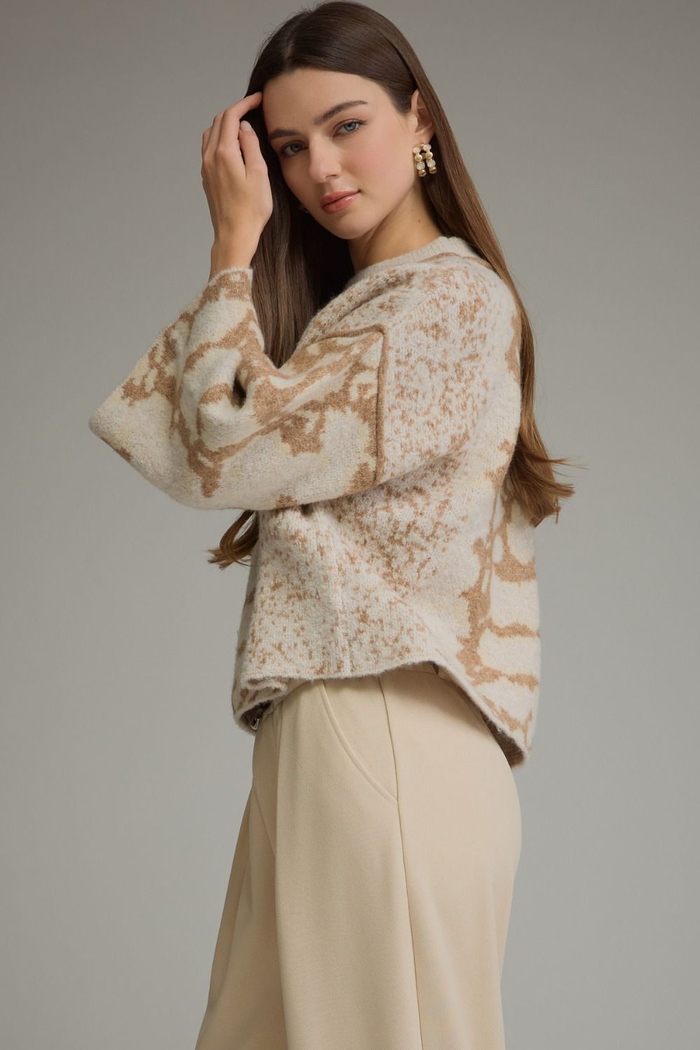 Beige digi print sweater