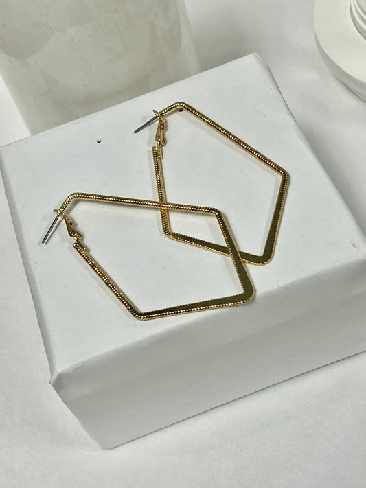 Filagree gold Diamond shape Hoop